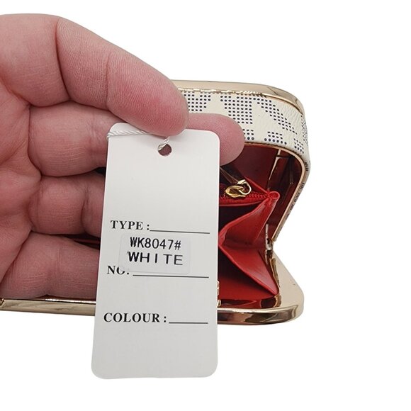 Wendy Keen Clutch Signature Print Red Interior NWT - Picture 4 of 5